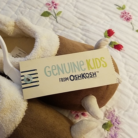 NWT: Boys Claw Slippers - Picture 3 of 5